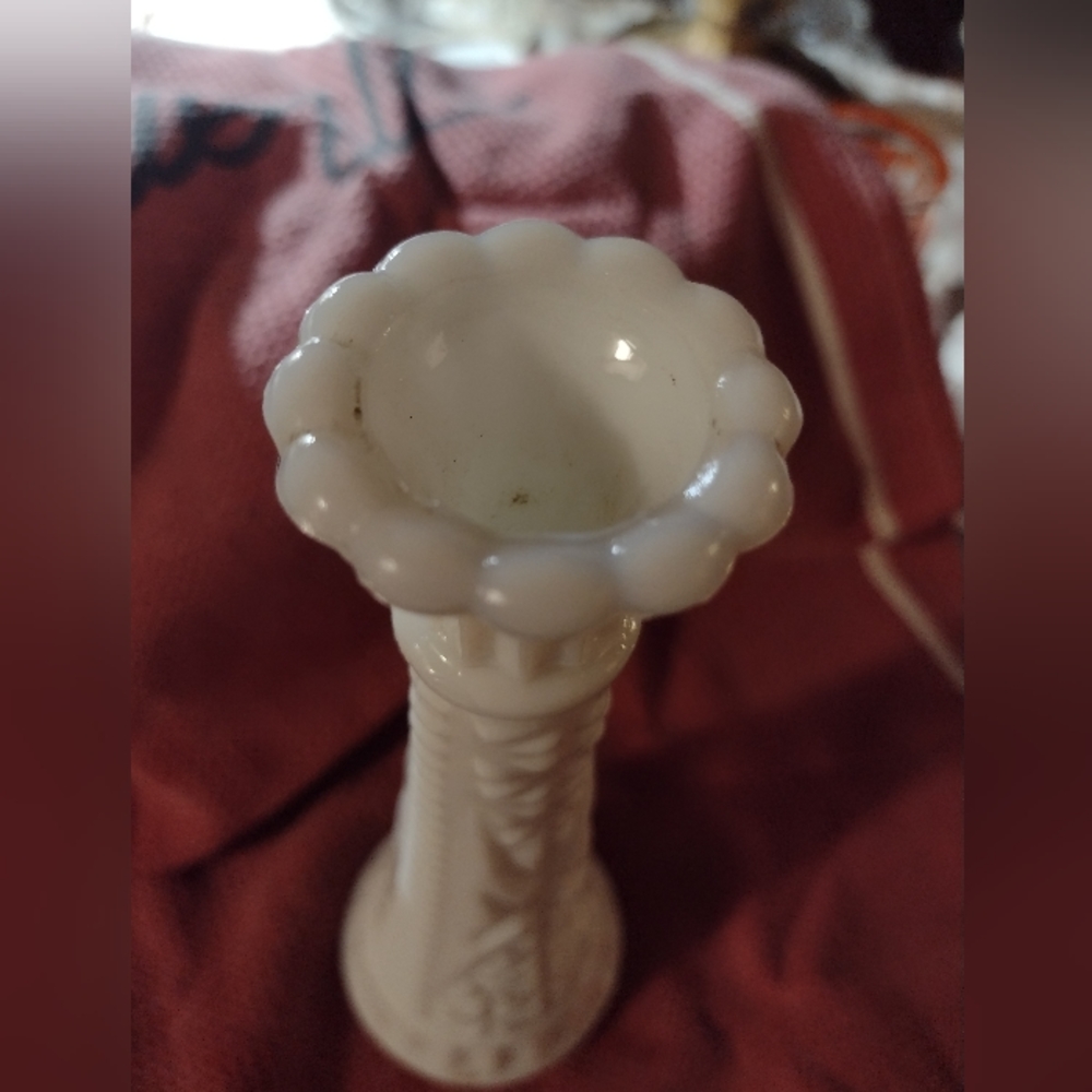 Milk glass items. Vase, etc......5 items no chips or cracks or hairline cracks!